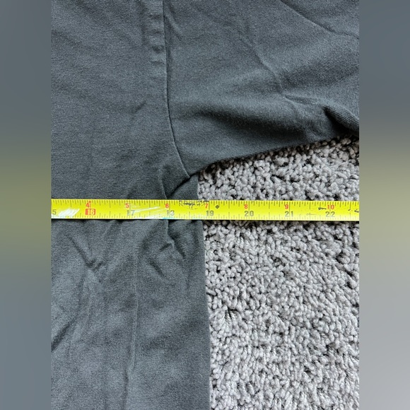 Iowa Hawkeyes 2002 Homecoming Dance Marathon Shirt - Men’s Medium - Classic! - Picture 6 of 7